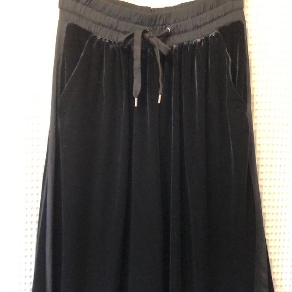 GAP Velvet Wide-Leg Track Pants - Picture 2 of 7